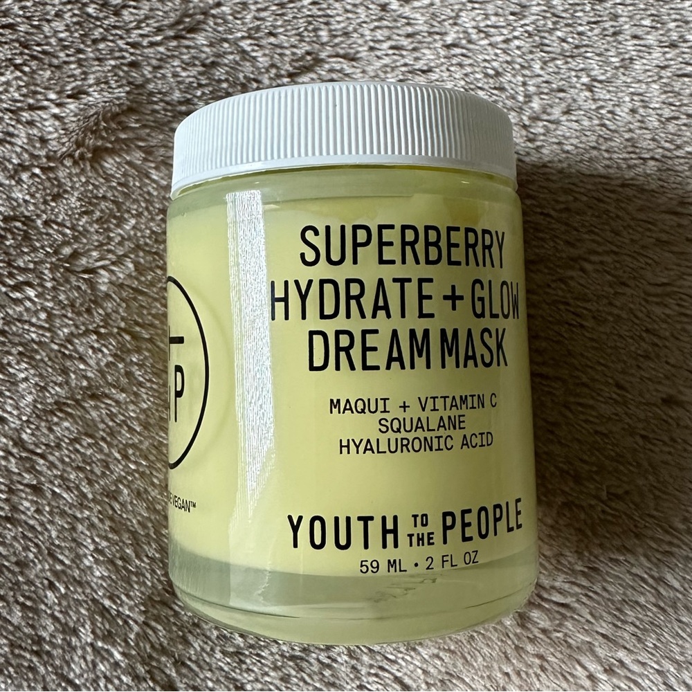 YTTP Superberry Hydrate + Glow Dream Night Cream +
Mask with Vitamin C